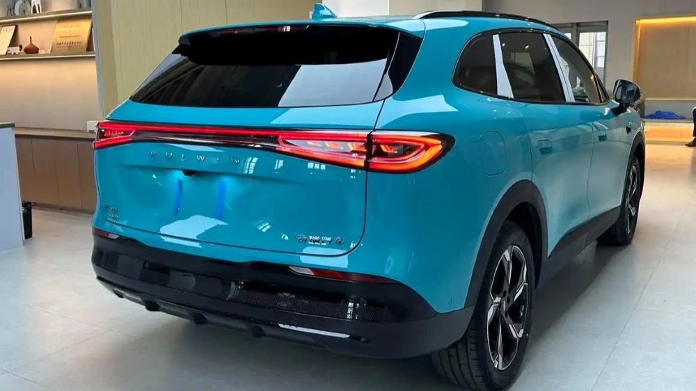 В Китае начались предпродажи нового кроссовера Chery Fulwin T9L. Изучаем характеристики и цены
