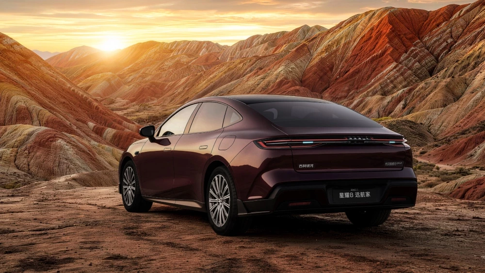  В Китае начались продажи обновленного седана Geely Galaxy Starshine 8. Изучаем отличия и цены