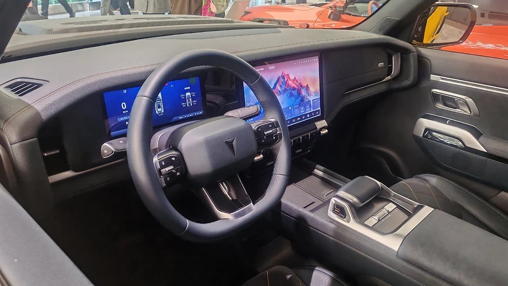 В Китае уронили цену на полноприводный Deepal G318. Почему кроссовер подешевел