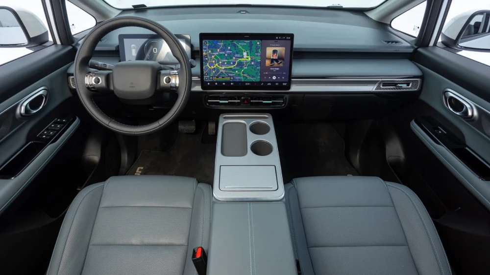 В Петербурге показали Umo 5 и две «Совы». Первые впечатления от машин ближайшего будущего