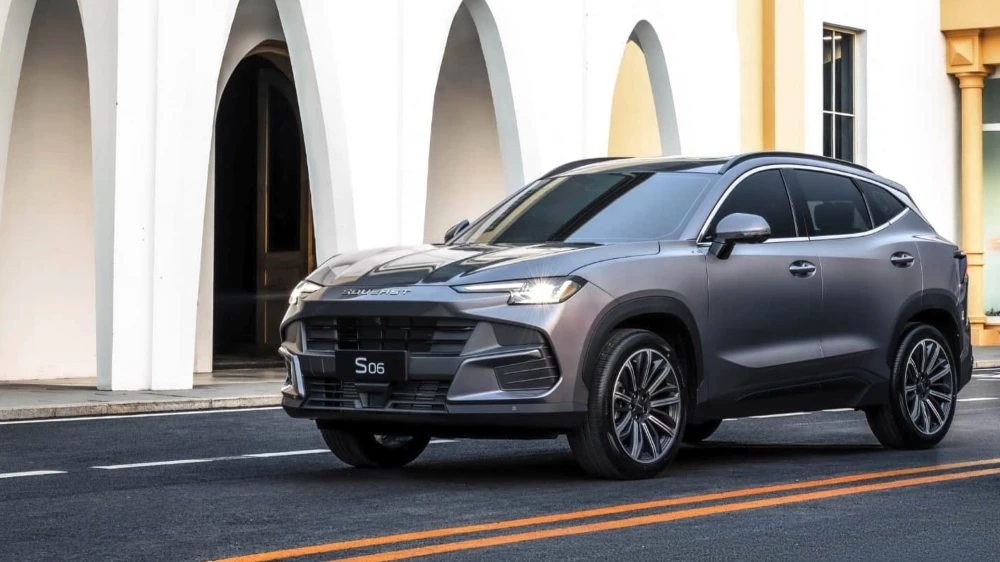  В России начнутся продажи кроссовера Soueast S06. Это обновленный Jetour Dashing