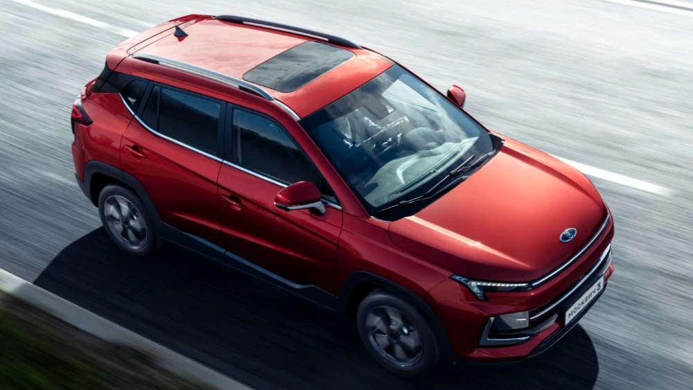  Всё меньше общего с китайским кроссовером. Как локализация в России меняет &laquo;Москвич 3&raquo;