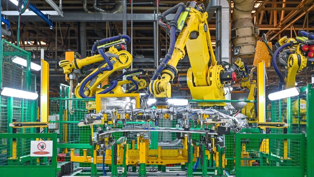  Всё меньше общего с китайским кроссовером. Как локализация в России меняет &laquo;Москвич 3&raquo;