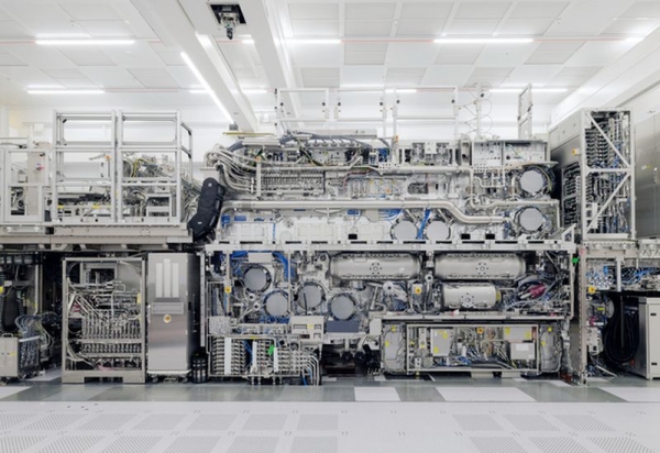 Китайские производители чипов научились закупать американское оборудование в Азии Китайские производители чипов научились закупать американское оборудование в Азии