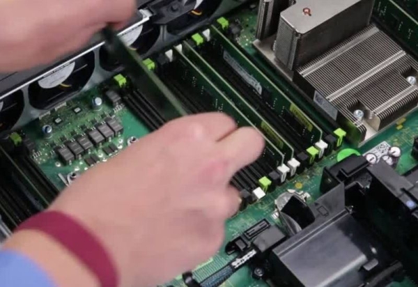 За первые пять лет ИИ-бума спрос на память вырастет в 625 раз, как считает глава Dell 