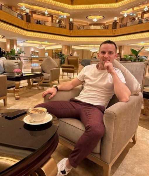 «Если бы я не развелась сейчас, я бы, наверное, за убийство села»: Вика Складчикова объявила о разрыве с мужем «Если бы я не развелась сейчас, я бы, наверное, за убийство села»: Вика Складчикова объявила о разрыве с мужем