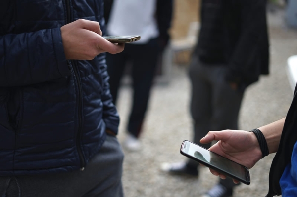 Большинство австралийских подростков продолжило сидеть в соцсетях, несмотря на запрет Большинство австралийских подростков продолжило сидеть в соцсетях, несмотря на запрет