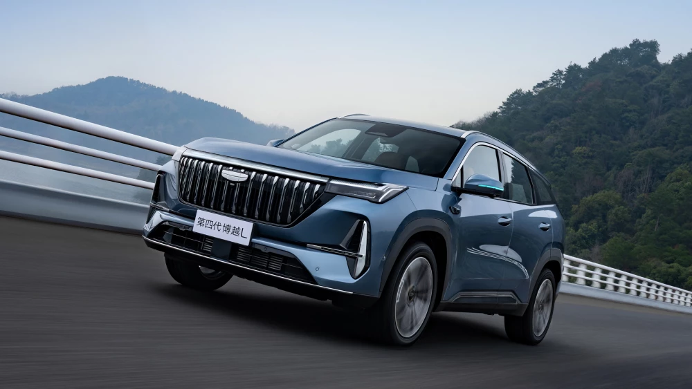  Цена Geely Atlas с &laquo;автопилотом&raquo; от бывшего Lifan названа в Китае. Сколько стоит этот автомобиль