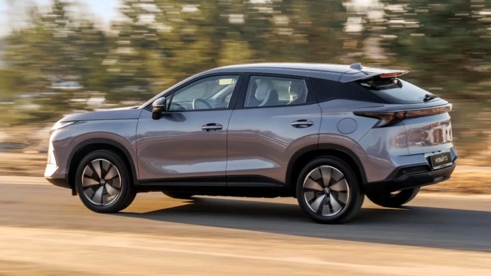  Цена Omoda C5 AWD стала известна в России. Чем он отличается от дорестайлингового кроссовера