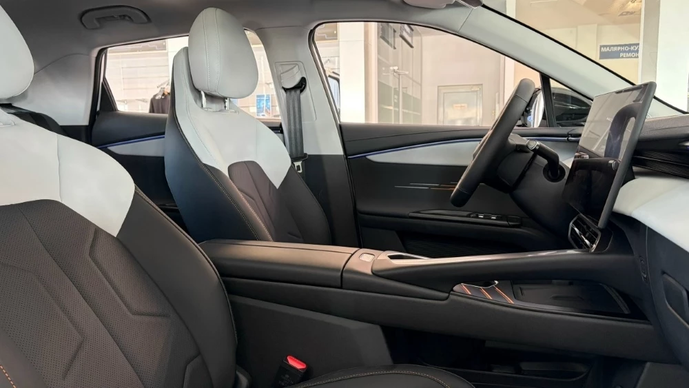  Цена Omoda C5 AWD стала известна в России. Чем он отличается от дорестайлингового кроссовера