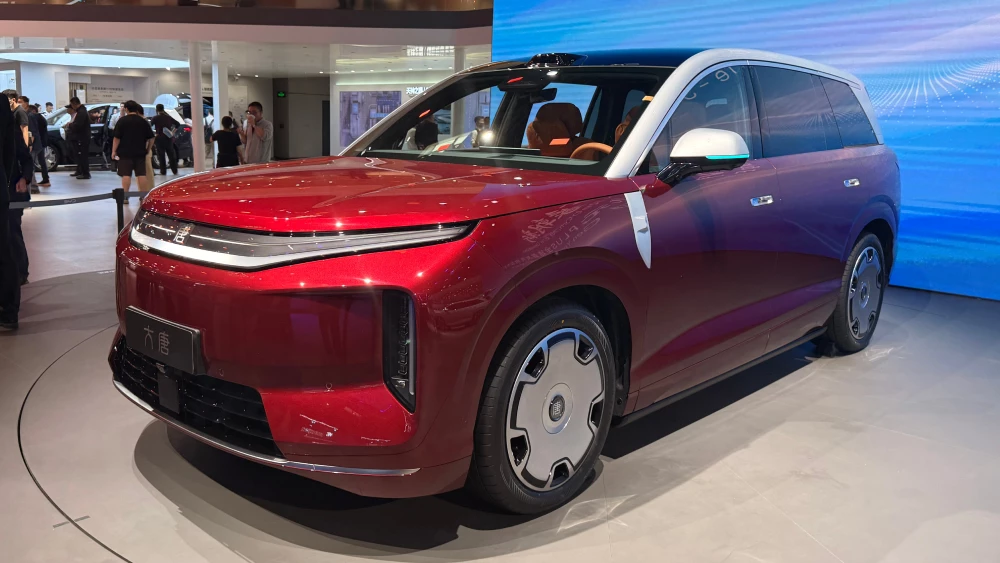  Цены BYD Datang назвали на Пекинском автосалоне. Характеристики и оснащение