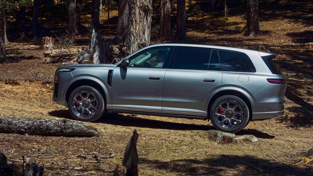  Цены Voyah Taishan X8 назвали в Китае. Новый кроссовер уже можно заказать