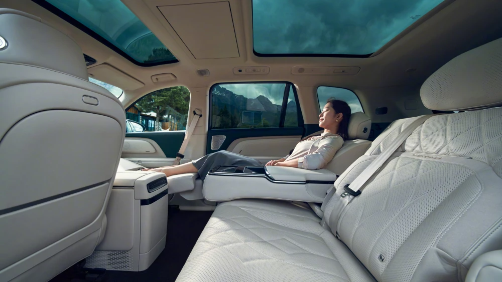  Цены Voyah Taishan X8 назвали в Китае. Новый кроссовер уже можно заказать