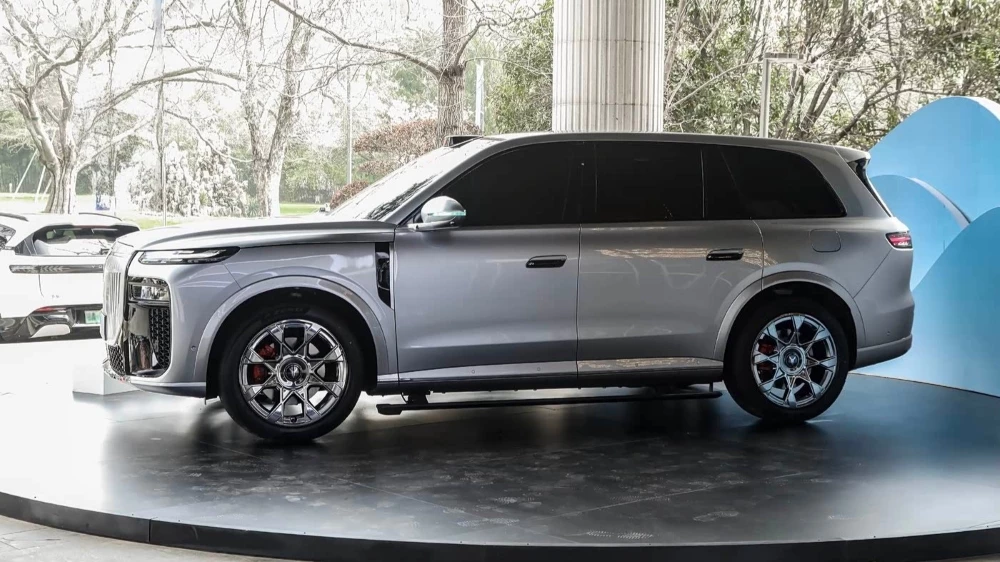  Цены Voyah Taishan X8 назвали в Китае. Новый кроссовер уже можно заказать