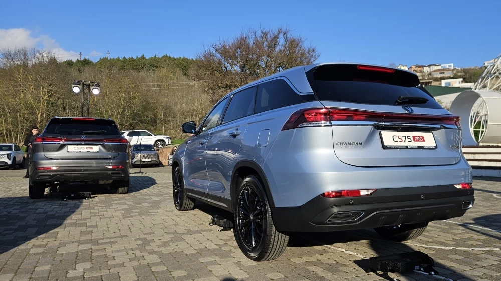  Changan начал продажи в России кроссовера CS75 Pro. У него есть 7-местные версии