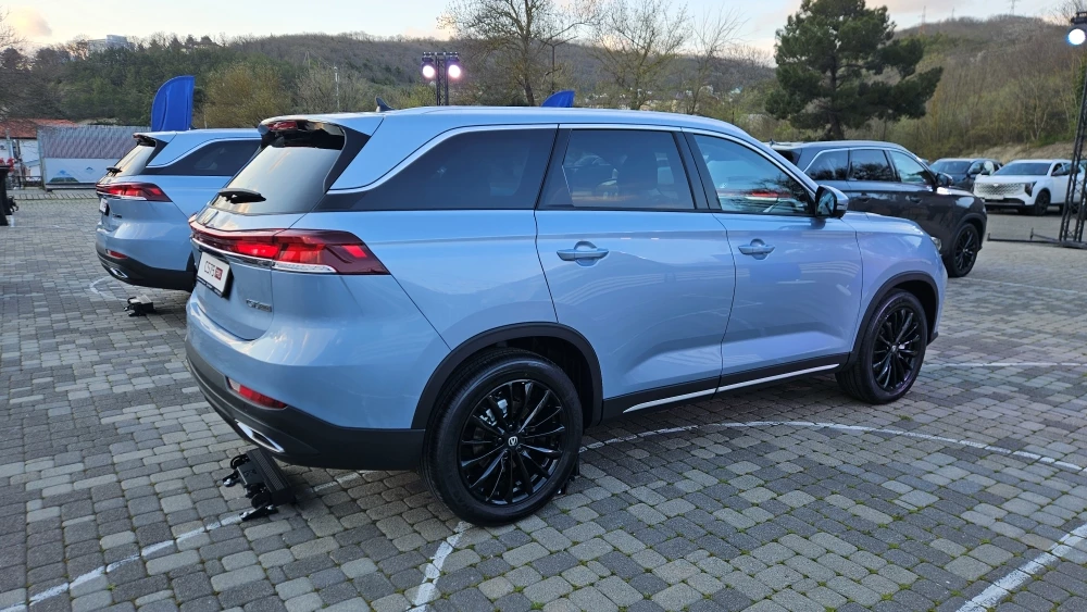  Changan начал продажи в России кроссовера CS75 Pro. У него есть 7-местные версии