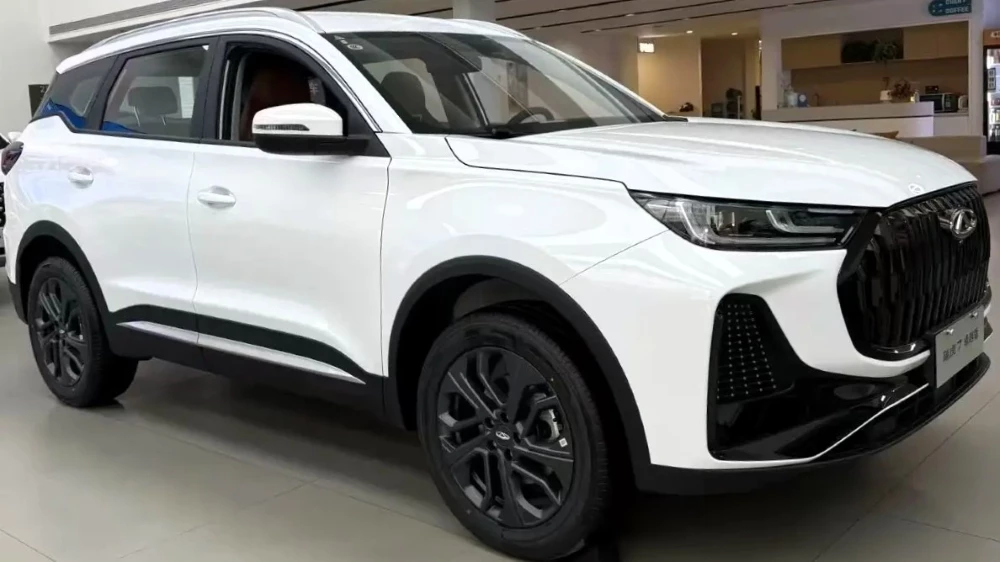  Chery обрушила цену на Tiggo 7 в Китае. Теперь кроссовер стоит от 800 тысяч рублей