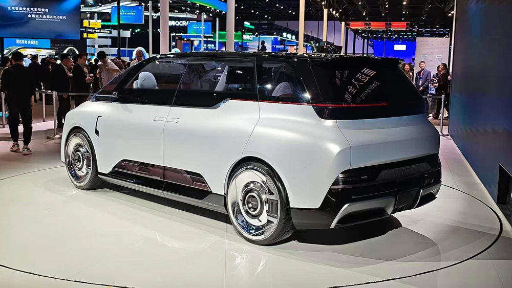  Что компания Geely привезла на автосалон в Пекине. Новинки, концепты и технологии