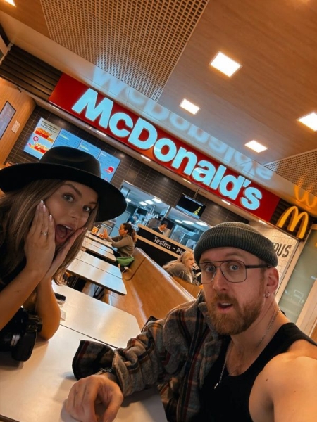 «Хочет заниматься курами и помидорами»: Данила Якушев женится на девушке на 20 лет моложе «Хочет заниматься курами и помидорами»: Данила Якушев женится на девушке на 20 лет моложе