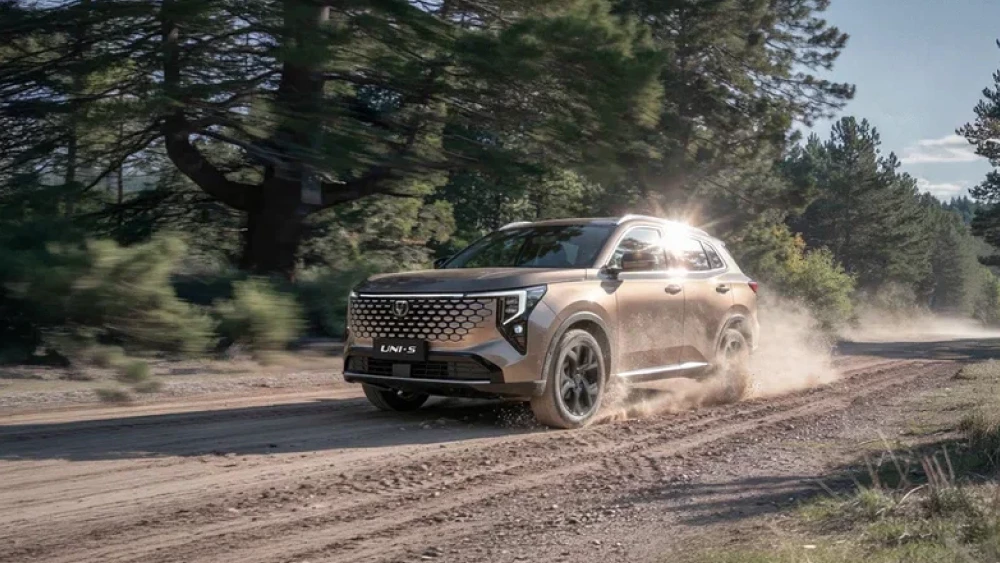 Дизайнер Changan рассказал об адаптации нового Uni-S для России. Чем он отличается от CS55 Plus