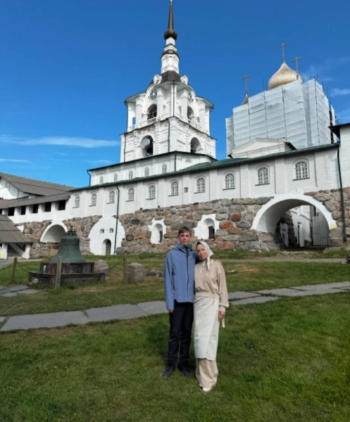 Моет полы, убирает воск со свечей: Юлия Барановская ушла работать в монастырь