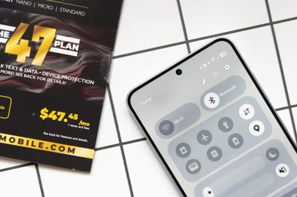 Смартфон Trump Mobile T1 показался в новом дизайне — с флагом США, но без «Сделано в США» Смартфон Trump Mobile T1 показался в новом дизайне — с флагом США, но без «Сделано в США»