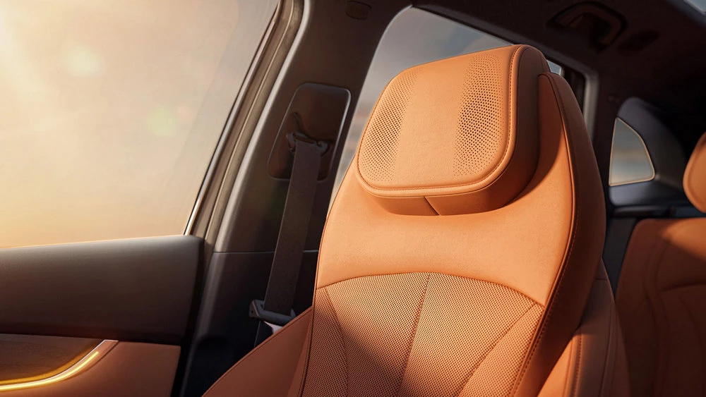  Geely Galaxy M7 вышел в предзаказ в Китае. Как оснащается и сколько стоит кроссовер