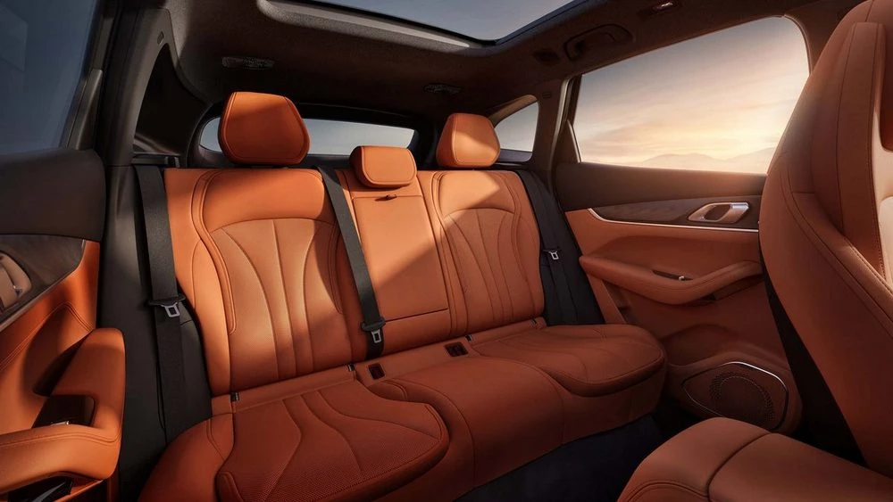  Geely Galaxy M7 вышел в предзаказ в Китае. Как оснащается и сколько стоит кроссовер