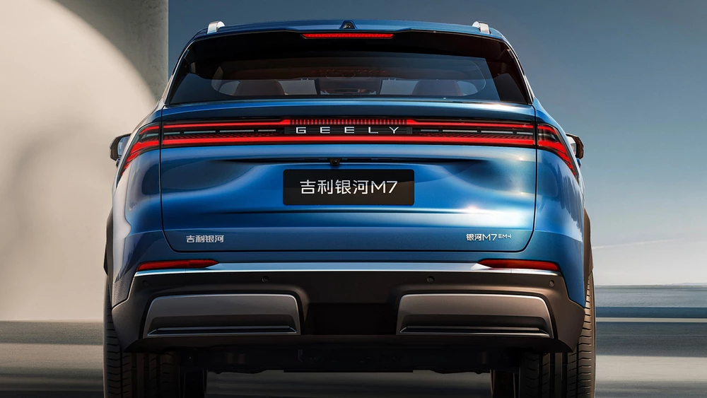  Geely Galaxy M7 вышел в предзаказ в Китае. Как оснащается и сколько стоит кроссовер