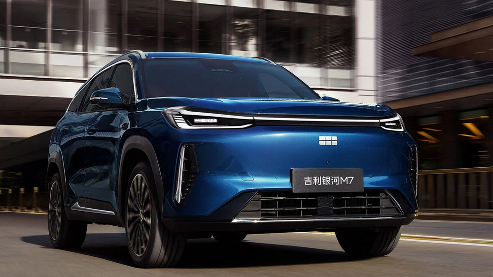  Geely Galaxy M7 вышел в предзаказ в Китае. Как оснащается и сколько стоит кроссовер