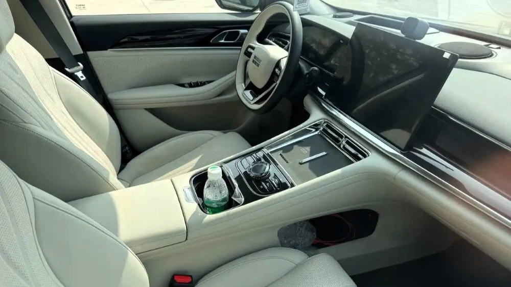  Geely готовит полноприводный седан. Новый Galaxy Starshine 7 заметили у дилеров в Китае