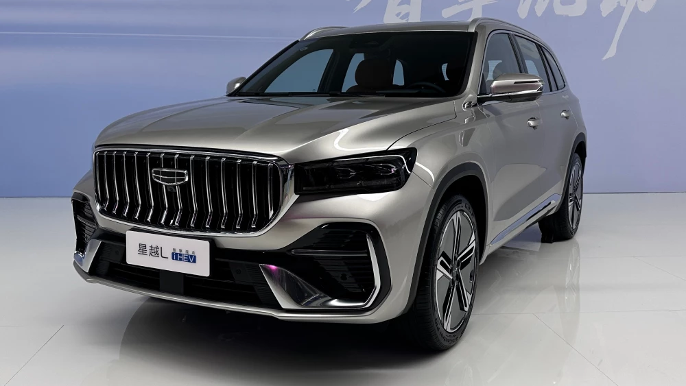  Geely представила передовой традиционный гибрид. Его получили Monjaro и Preface