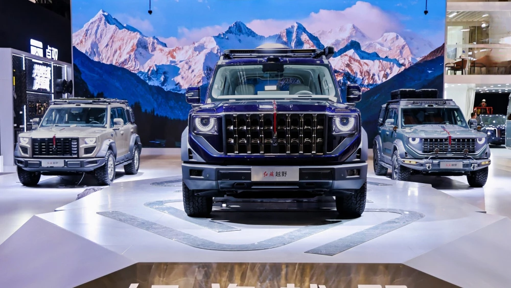  Гибридный внедорожник Hongqi может появиться в России. У него 843 л.с.