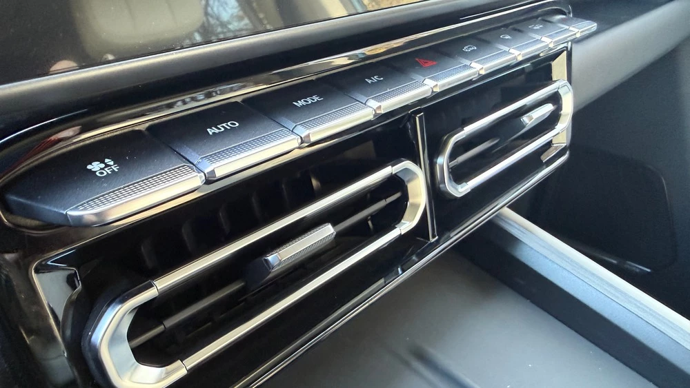  Jetour T1: кроссовер со звездочкой. Наш тест-драйв &laquo;младшего брата&raquo; Т2