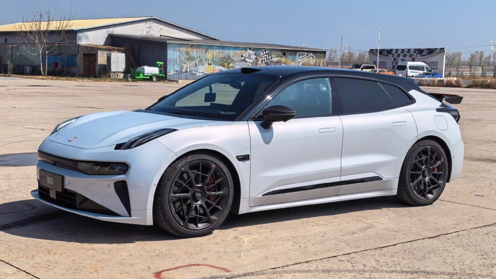  Юбилейный Zeekr 001 вышел на рынок. Подвеску для модели разрабатывали три года