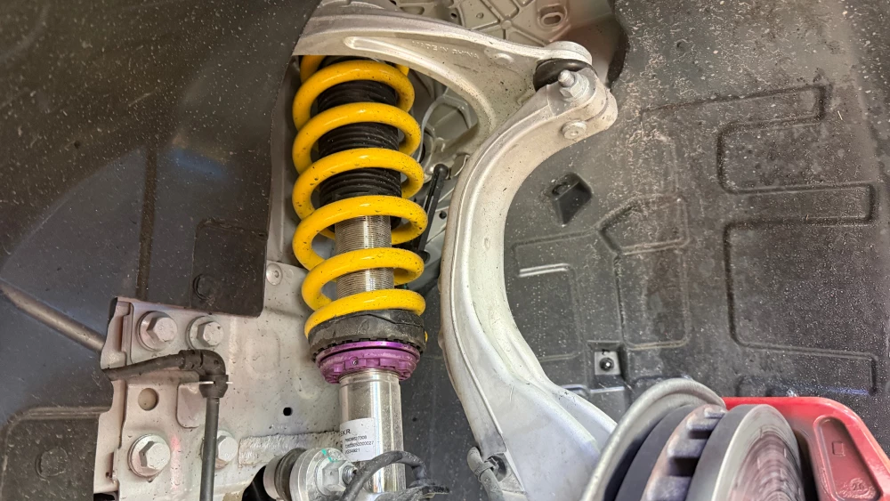  Юбилейный Zeekr 001 вышел на рынок. Подвеску для модели разрабатывали три года