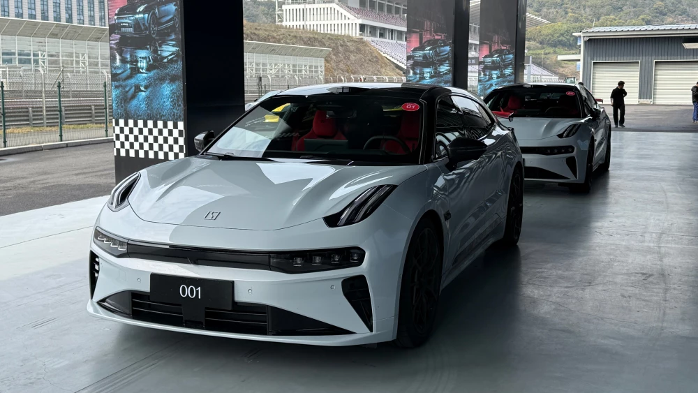  Юбилейный Zeekr 001 вышел на рынок. Подвеску для модели разрабатывали три года