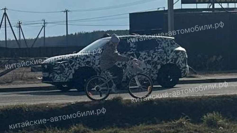  Кроссовер Tenet Plus L4 проходит тесты в России. &laquo;Живые&raquo; фото новинки