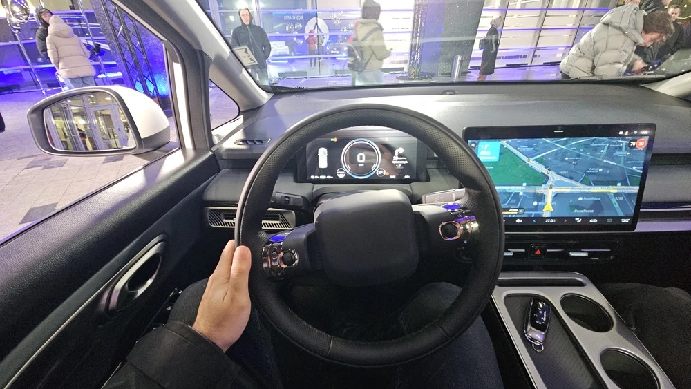 Кроссовер Umo 5 получил уникальное оснащение. Как оно работает сейчас и чего ждать в будущем