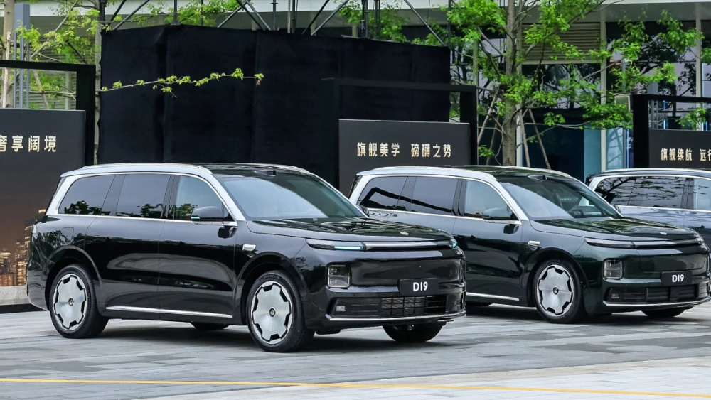  Leapmotor D19 вышел на рынок. Большой гибрид с самой емкой батареей продают по цене Li Auto L6