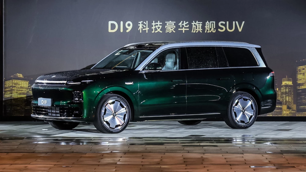  Leapmotor D19 вышел на рынок. Большой гибрид с самой емкой батареей продают по цене Li Auto L6