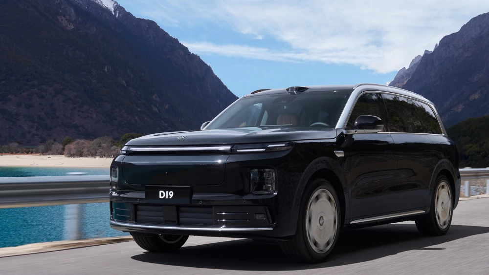  Leapmotor D19 вышел на рынок. Большой гибрид с самой емкой батареей продают по цене Li Auto L6