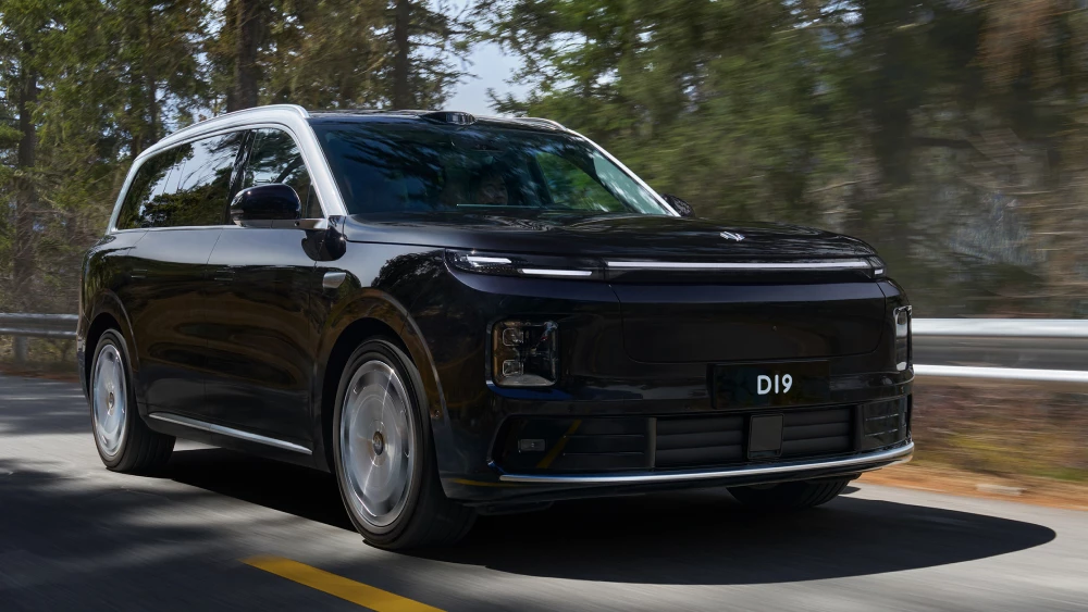  Leapmotor D19 вышел на рынок. Большой гибрид с самой емкой батареей продают по цене Li Auto L6