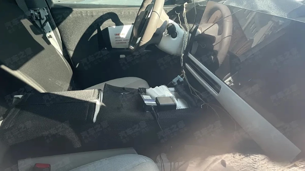  Li Auto вывел на тесты обновленные кроссоверы L6 и L7. Первые фото