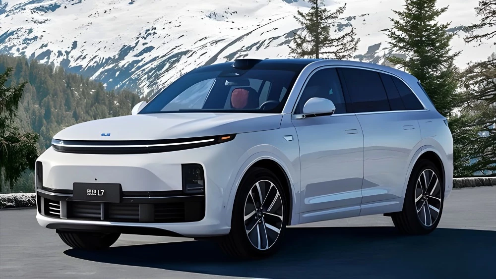  Li Auto вывел на тесты обновленные кроссоверы L6 и L7. Первые фото