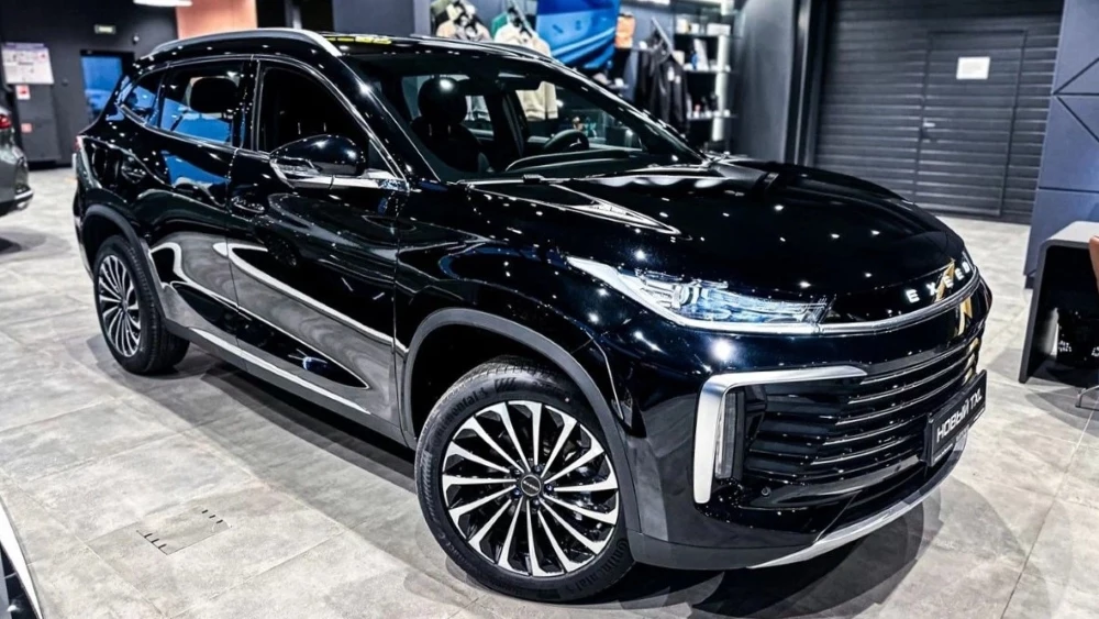  На замену Exeed. В России представили новый автомобильный бренд Esteo