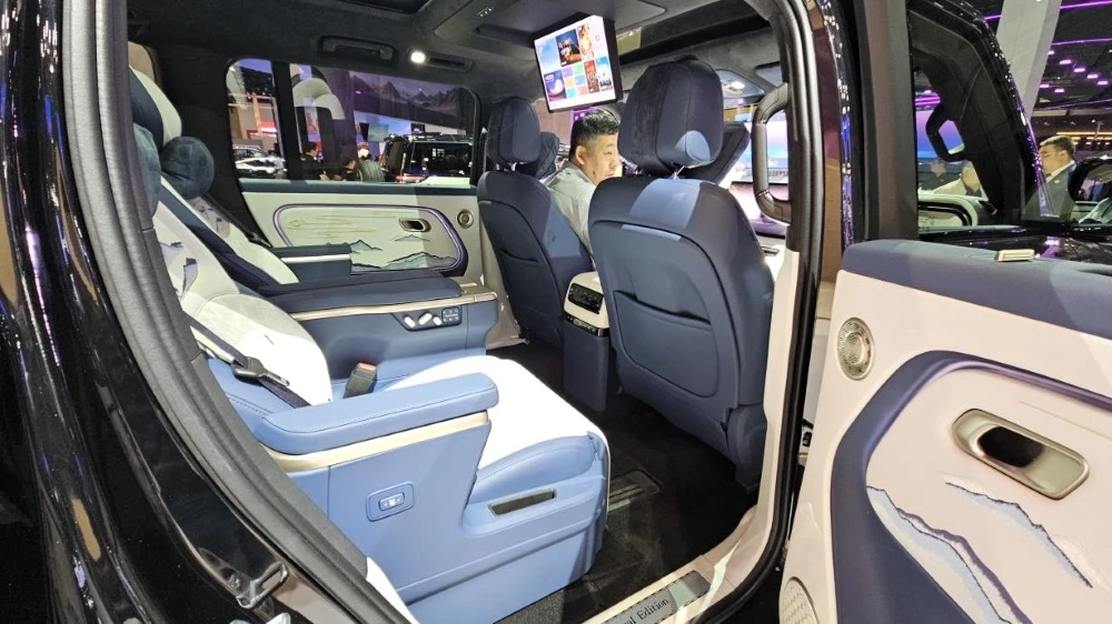  Не только для шейхов. Первый обзор Rox Adamas Royal Edition