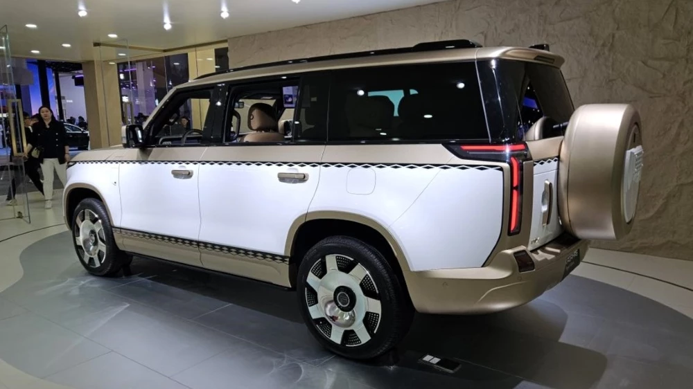  Не только для шейхов. Первый обзор Rox Adamas Royal Edition