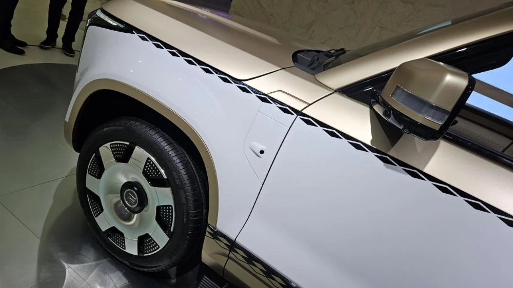  Не только для шейхов. Первый обзор Rox Adamas Royal Edition