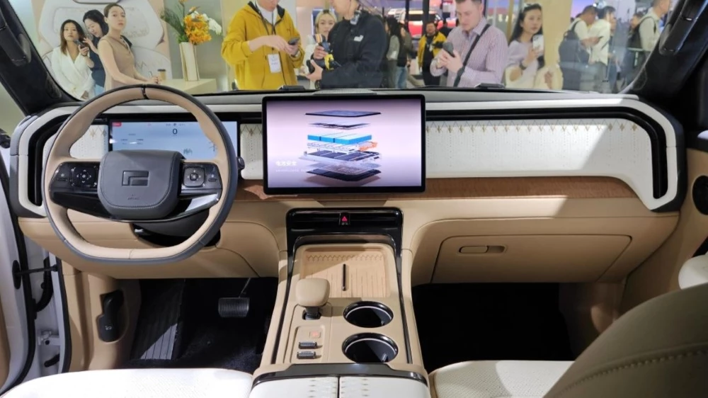  Не только для шейхов. Первый обзор Rox Adamas Royal Edition